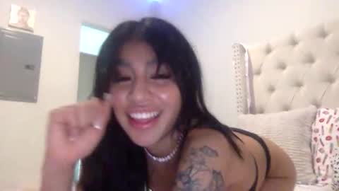 pretty_girl828687 online show from March 2026 06:44:02 PM