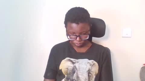 pretty_kemmy online show from September 2025 08:09:01 PM