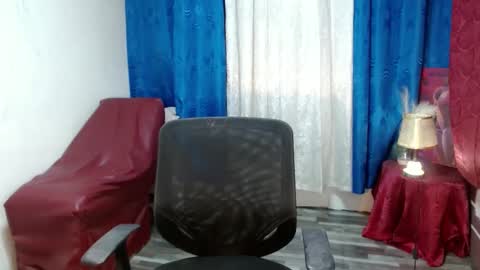 pretty_lady_kitty online show from December 2024 12:38:01 AM