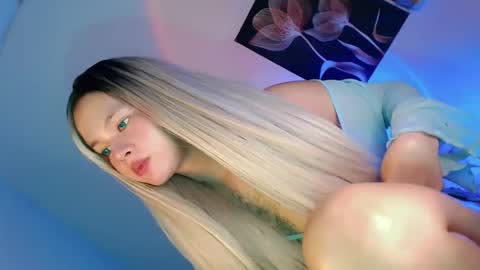 Flor online show from October 2025 09:26:02 PM