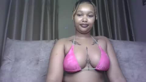 Snapshot of pretty_little_baibe chatting on October 2025 07:45:02 PM Tracy online show from October 2025 07:45:02 PM