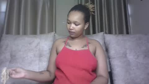 Snapshot of pretty_little_baibe chatting on November 2025 09:53:02 AM Tracy online show from November 2025 09:53:02 AM