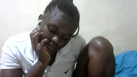 pretty_melan online show from March 2026 06:11:01 PM