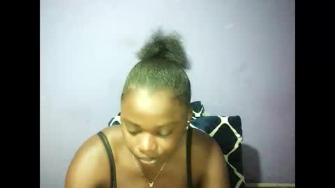 Snapshot of pretty_melinda2 chatting on February 2025 09:51:02 AM Mary Melinda online show from February 2025 09:51:02 AM