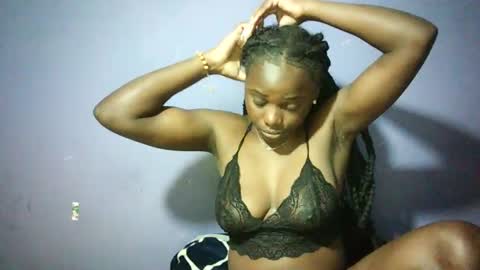 Snapshot of pretty_melinda2 chatting on February 2025 08:31:01 PM Mary Melinda online show from February 2025 08:31:01 PM