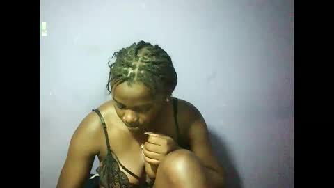 Snapshot of pretty_melinda2 chatting on February 2025 06:52:02 PM Mary Melinda online show from February 2025 06:52:02 PM