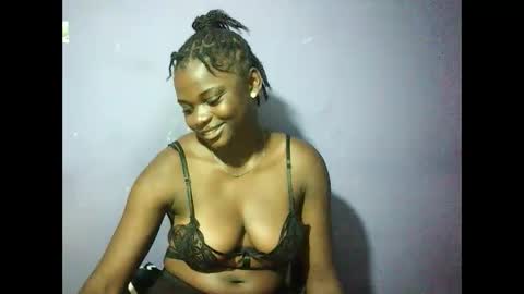 Snapshot of pretty_melinda2 chatting on March 2025 04:53:01 PM Mary Melinda online show from March 2025 04:53:01 PM