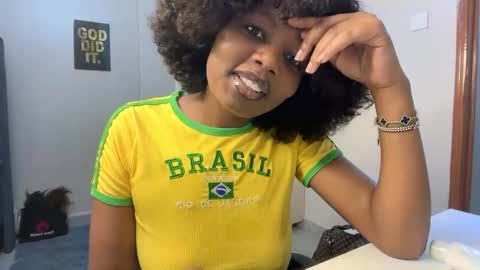 Snapshot of pretty_peaches chatting on January 2026 03:12:02 AM Pretty peaches online show from January 2026 03:12:02 AM