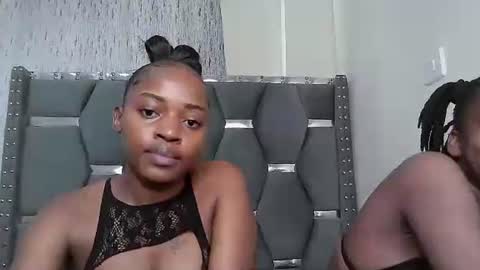 Snapshot of pretty_petite18 chatting on February 2026 12:22:02 PM lynn online show from February 2026 12:22:02 PM