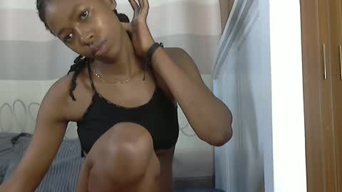 pretty_petite24 online show from December 2024 06:04:01 AM