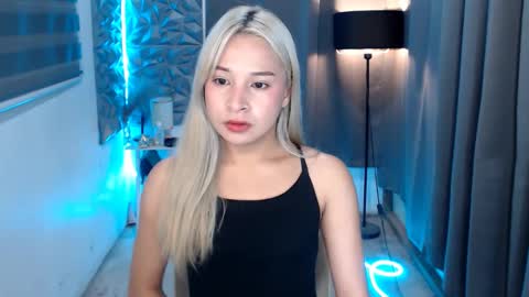 prettyallison_29 online show from February 2025 11:13:02 PM