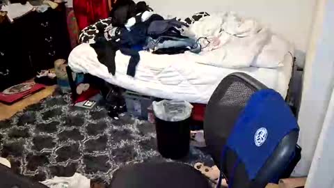 Snapshot of prettyandpeachy chatting on November 2025 11:59:02 PM Mistress Mallad online show from November 2025 11:59:02 PM