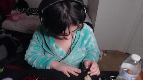 Snapshot of prettyandpeachy chatting on January 2026 12:37:01 AM Mistress Mallad online show from January 2026 12:37:01 AM