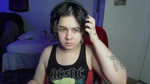 Snapshot of prettyandpeachy chatting on February 2026 10:50:02 PM Mistress Mallad online show from February 2026 10:50:02 PM