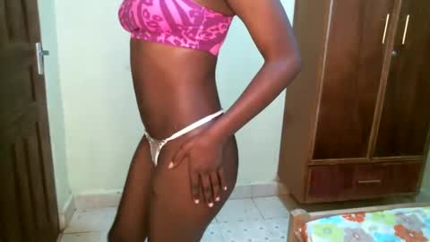 Snapshot of prettybabe02 chatting on February 2025 01:13:02 AM SaraCattra online show from February 2025 01:13:02 AM