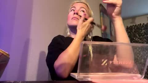 Missy  Jack online show from April 2026 02:38:01 PM