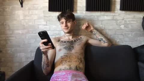 pretty boy online show from December 2024 08:23:02 PM