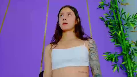 Snapshot of prettybunnies08 chatting on September 2025 08:42:02 PM Enzo Denis online show from September 2025 08:42:02 PM