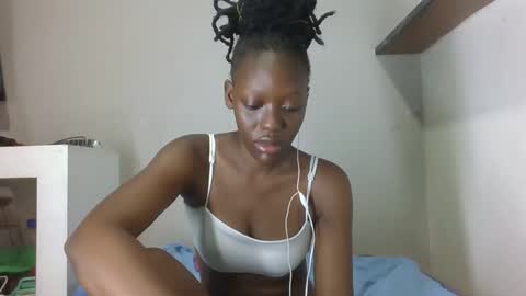 Snapshot of prettydollk_dons chatting on February 2026 08:02:02 AM prettydollk_dons online show from February 2026 08:02:02 AM