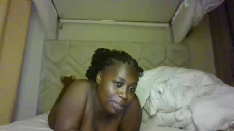 prettydulce online show from April 2026 04:02:02 AM
