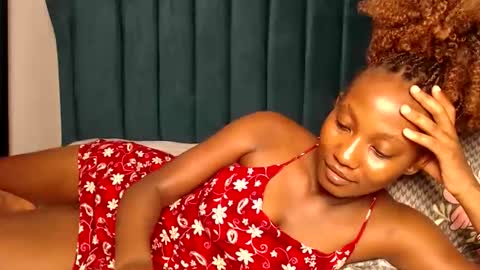 Snapshot of prettygoddess1 chatting on November 2025 05:20:01 PM Mary online show from November 2025 05:20:01 PM