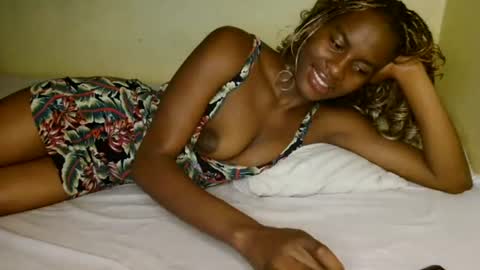 Snapshot of prettygoddess1 chatting on June 2026 03:25:01 AM Mary online show from June 2026 03:25:01 AM