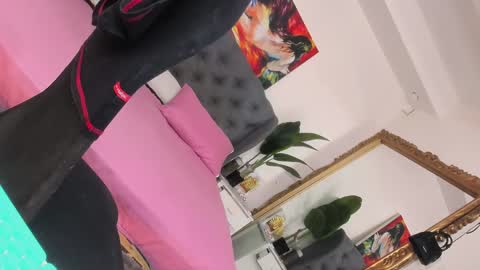 prettyjuliax online show from December 2024 08:29:01 PM