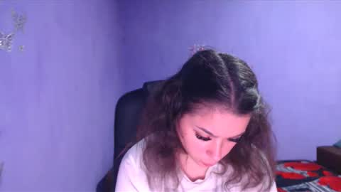Snapshot of prettyjulliette chatting on December 2024 03:00:02 PM prettyjulliette online show from December 2024 03:00:02 PM