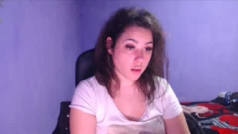 Snapshot of prettyjulliette chatting on December 2024 08:58:01 PM prettyjulliette online show from December 2024 08:58:01 PM