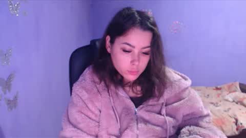 Snapshot of prettyjulliette chatting on January 2025 02:08:02 PM prettyjulliette online show from January 2025 02:08:02 PM