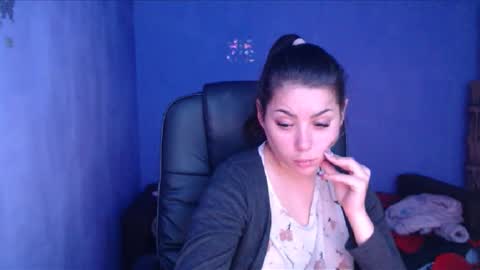 Snapshot of prettyjulliette chatting on January 2025 01:30:01 PM prettyjulliette online show from January 2025 01:30:01 PM