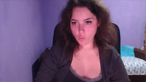 Snapshot of prettyjulliette chatting on January 2025 06:41:02 PM prettyjulliette online show from January 2025 06:41:02 PM