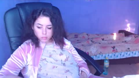 Snapshot of prettyjulliette chatting on January 2025 12:52:01 PM prettyjulliette online show from January 2025 12:52:01 PM