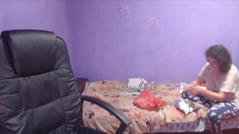 Snapshot of prettyjulliette chatting on January 2025 09:47:02 PM prettyjulliette online show from January 2025 09:47:02 PM
