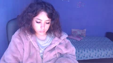 Snapshot of prettyjulliette chatting on February 2025 10:35:01 AM prettyjulliette online show from February 2025 10:35:01 AM