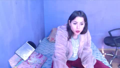 Snapshot of prettyjulliette chatting on February 2025 01:00:02 PM prettyjulliette online show from February 2025 01:00:02 PM