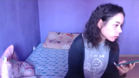 Snapshot of prettyjulliette chatting on March 2025 12:00:01 PM prettyjulliette online show from March 2025 12:00:01 PM