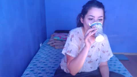 Snapshot of prettyjulliette chatting on March 2025 11:58:02 AM prettyjulliette online show from March 2025 11:58:02 AM