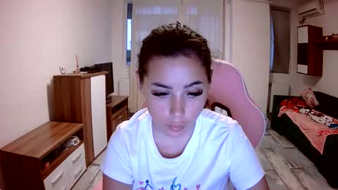Snapshot of prettyjulliette chatting on September 2025 04:07:01 PM prettyjulliette online show from September 2025 04:07:01 PM