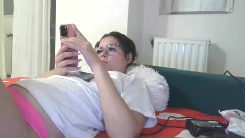prettyjulliette online show from October 2025 12:01:02 AM