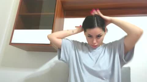 prettyjulliette online show from March 2026 01:47:01 PM