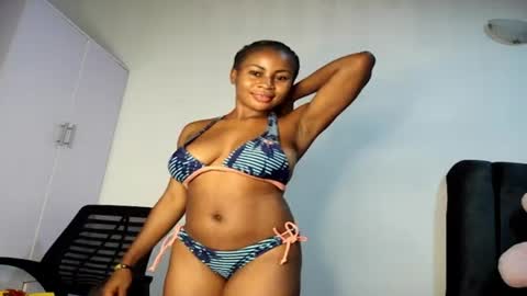 Snapshot of prettylove5 chatting on June 2026 09:09:01 AM evelyn online show from June 2026 09:09:01 AM