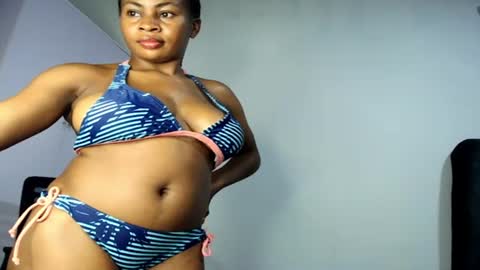 Snapshot of prettylove5 chatting on June 2026 08:34:01 AM evelyn online show from June 2026 08:34:01 AM