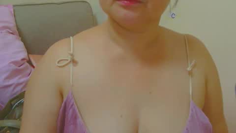 Snapshot of prettynhing chatting on May 2026 02:03:02 PM Nhing online show from May 2026 02:03:02 PM