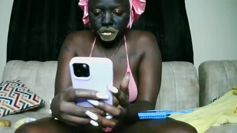 prettyreen online show from February 2025 09:00:01 AM