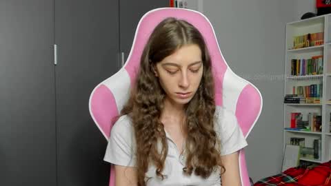 Sophie  next stream will be at Monday  i will wait you guys  online show from October 2025 05:10:02 PM