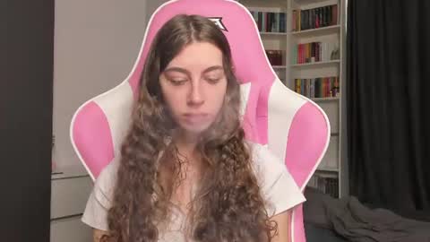 Snapshot of prettysomething chatting on June 2026 07:33:02 AM Sophie next stream will be at Monday i will wait you guys online show from June 2026 07:33:02 AM