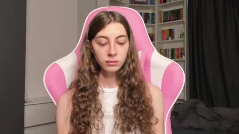 Snapshot of prettysomething chatting on June 2026 07:40:01 AM Sophie next stream will be at Monday i will wait you guys online show from June 2026 07:40:01 AM