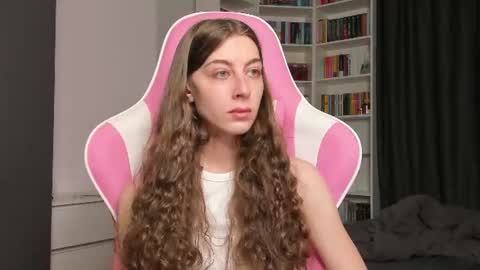 Snapshot of prettysomething chatting on July 2026 06:38:02 AM Sophie next stream will be at Monday i will wait you guys online show from July 2026 06:38:02 AM