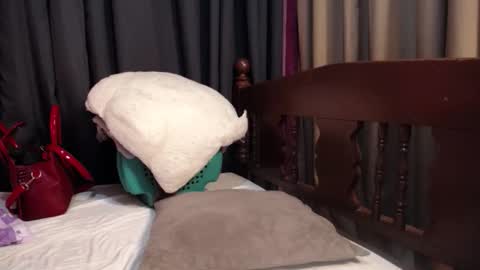 Snapshot of prettystella69 chatting on January 2026 02:43:02 PM Stilla online show from January 2026 02:43:02 PM